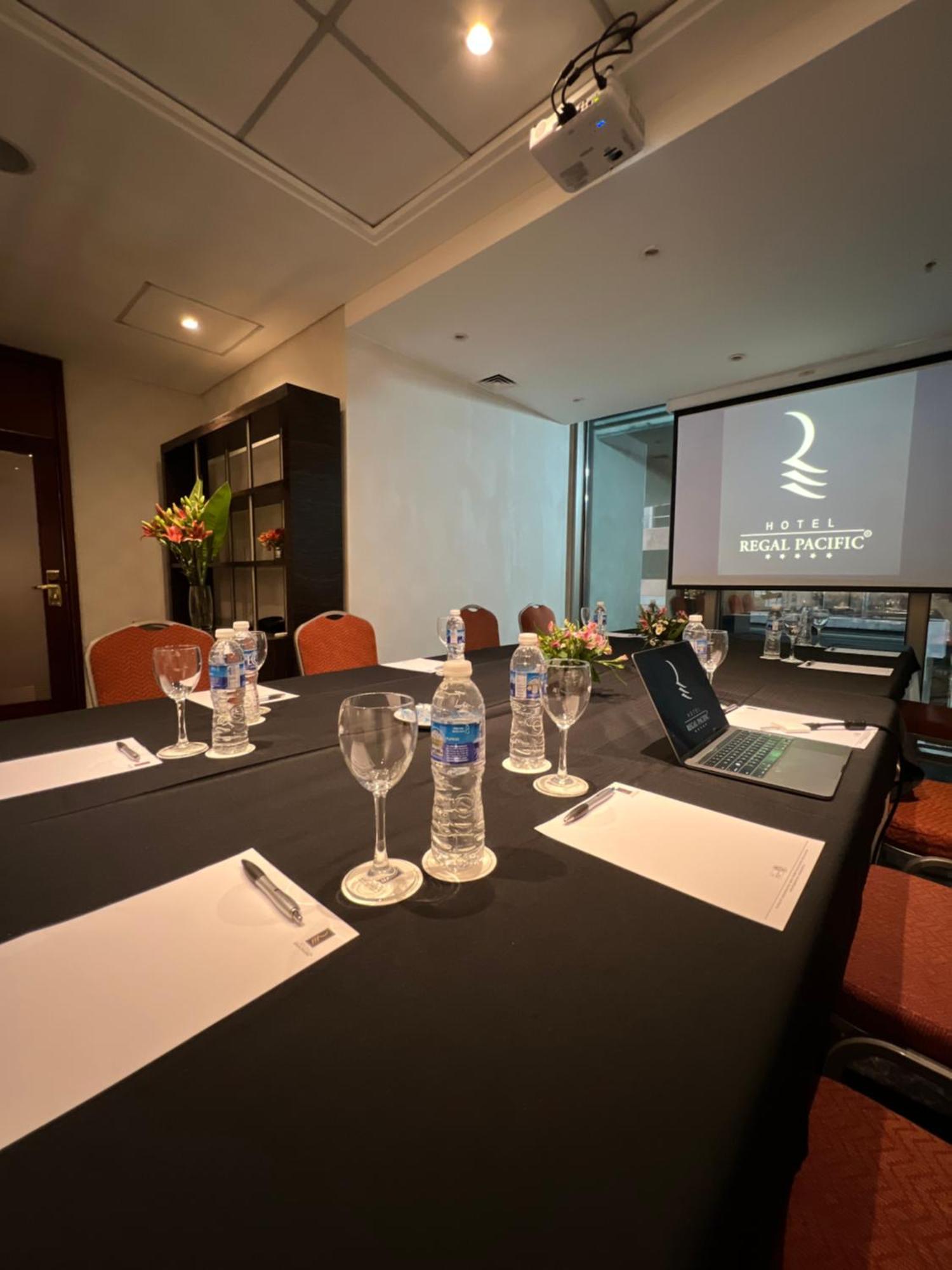 Regal Pacific Puerto Madero Hotel Buenos Aires Kültér fotó Legal Pacific's meeting room