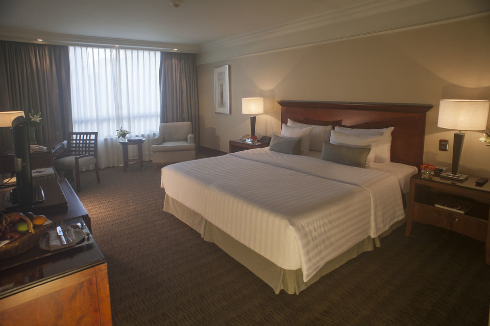Regal Pacific Puerto Madero Hotel Buenos Aires Kültér fotó A room at the hotel