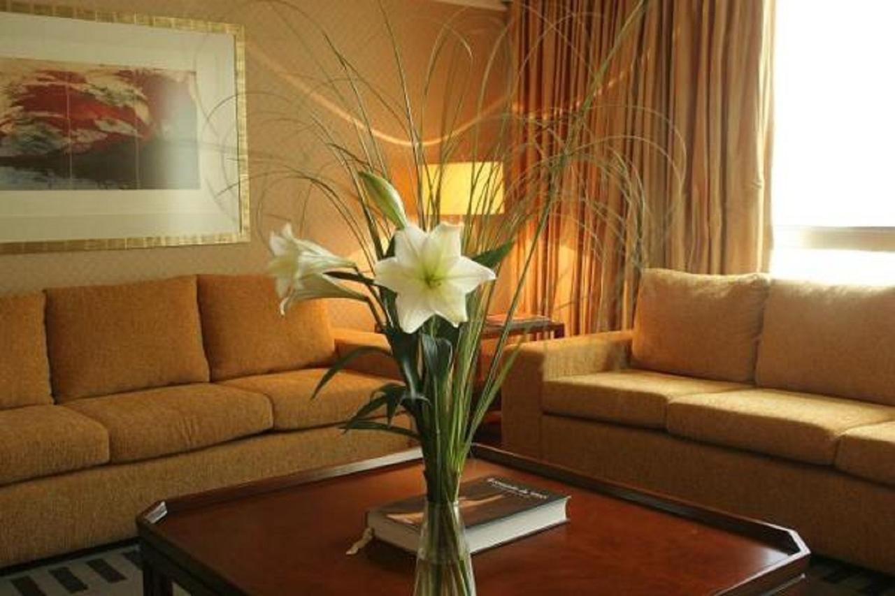 Regal Pacific Puerto Madero Hotel Buenos Aires Kültér fotó A living room
